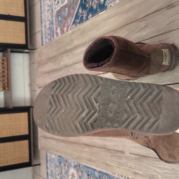 UGG Leather Winter Boots in Brown Size Woman's 7 - Picture 9 of 11